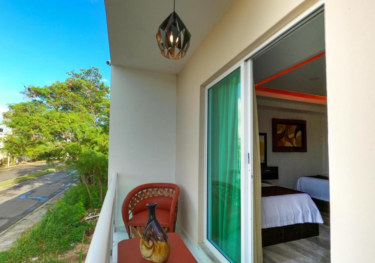 Framfor Inn Chetumal Extérieur photo