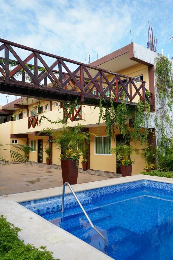 Framfor Inn Chetumal Extérieur photo