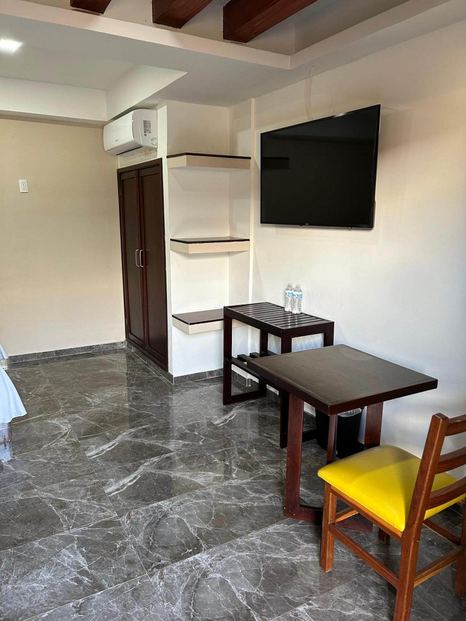 Framfor Inn Chetumal Extérieur photo