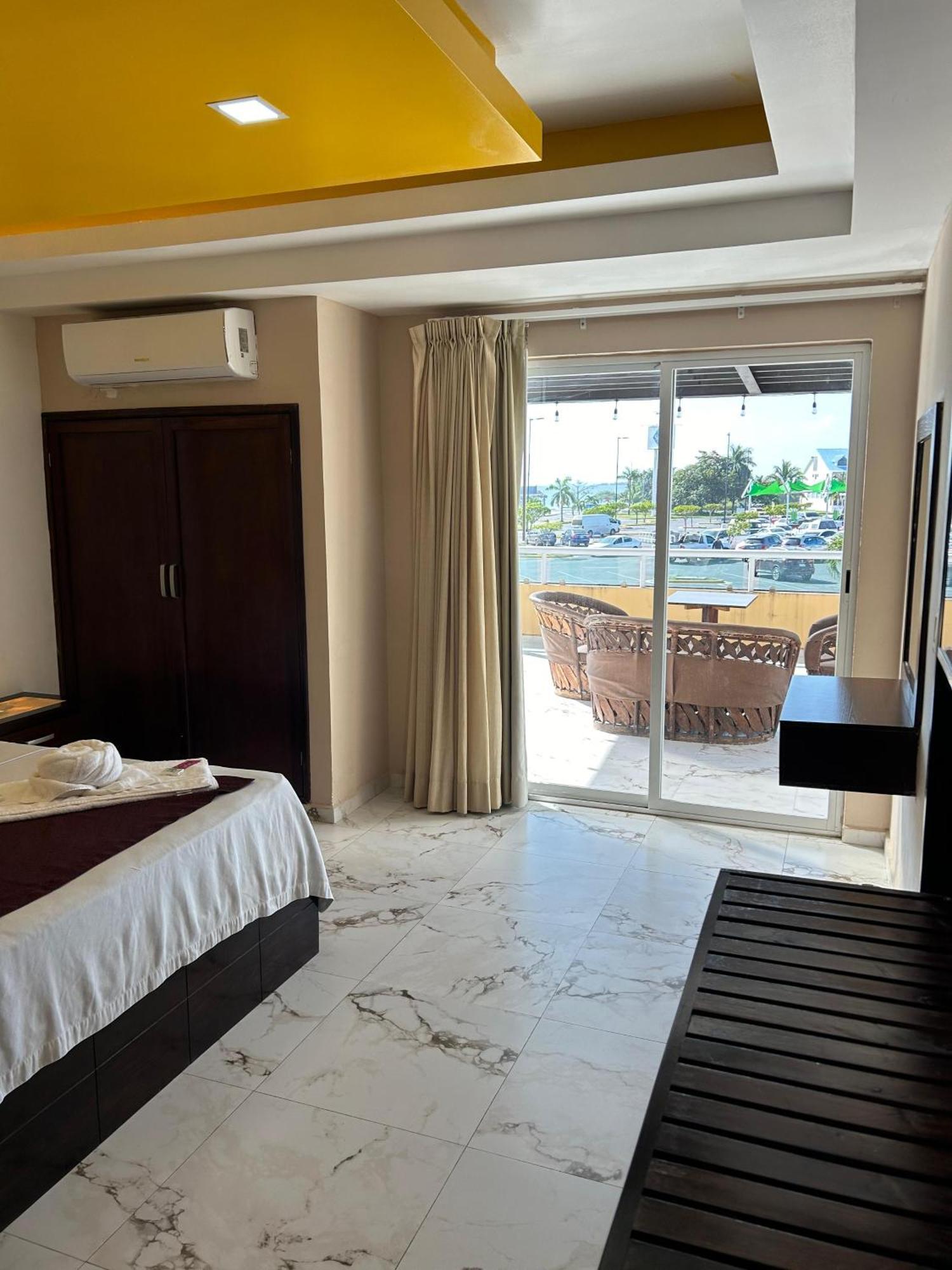 Framfor Inn Chetumal Extérieur photo